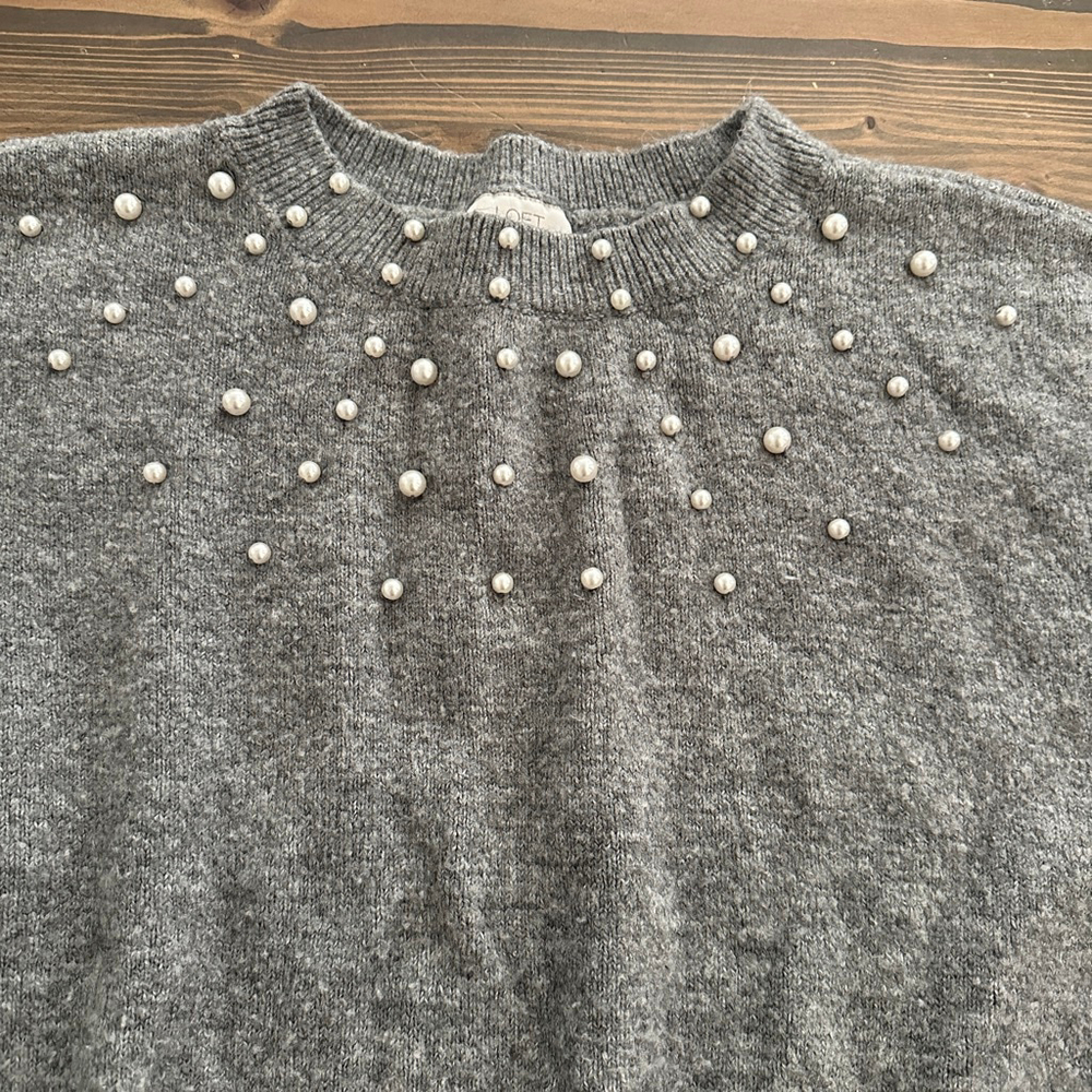 Women’s LOFT Outlet Gray Pearl Embellished Crewneck Sweater XL